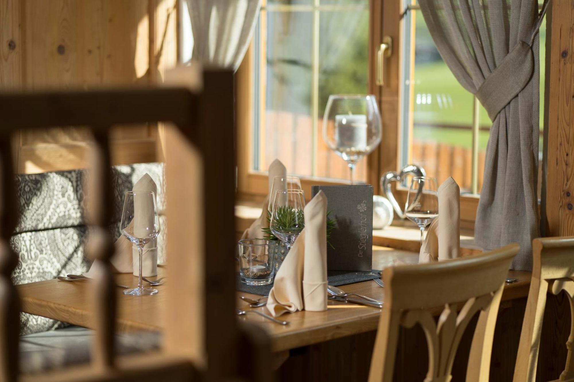 Natur & Familienhotel Der Stieglerhof ラートシュタット エクステリア 写真