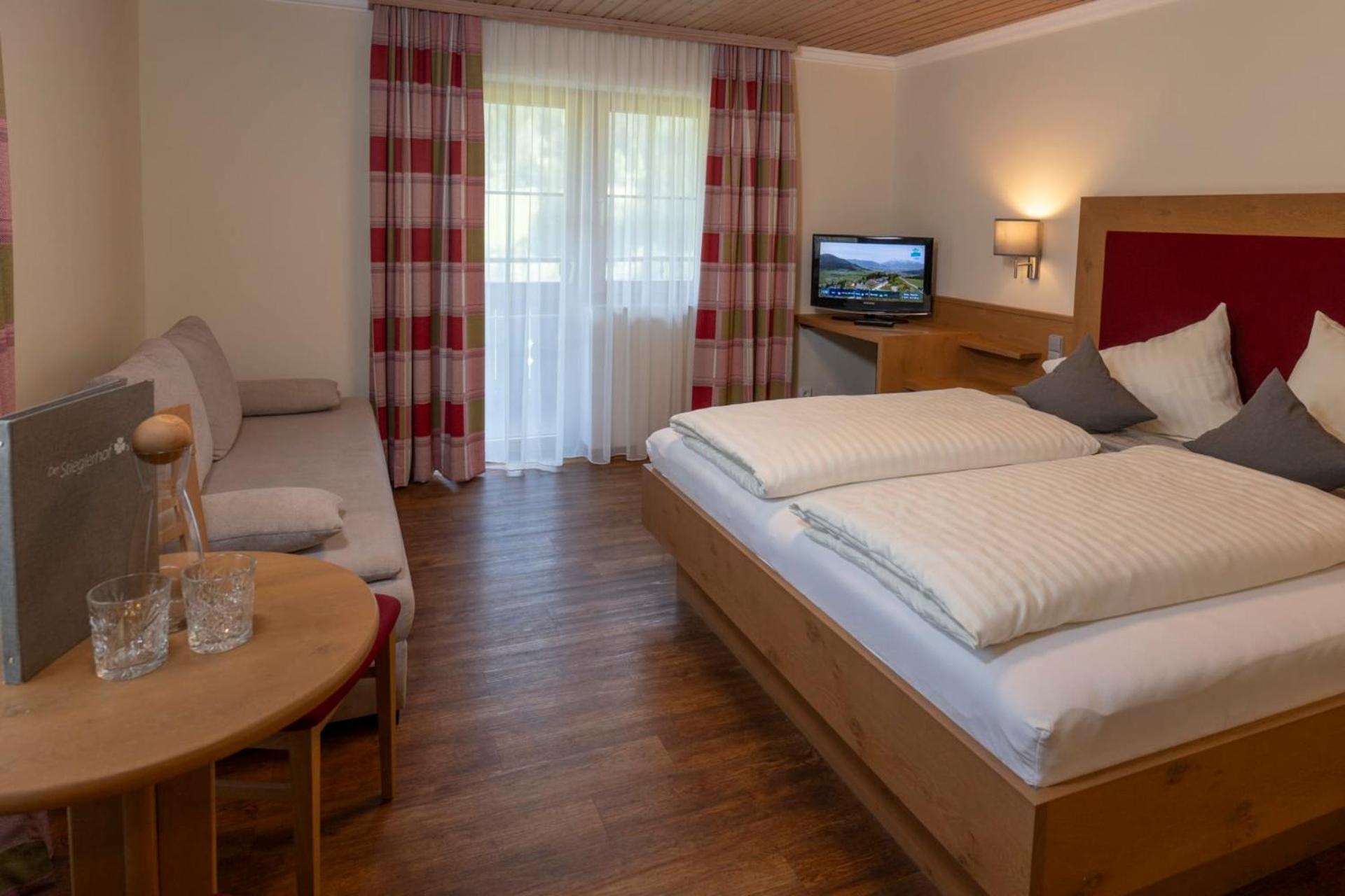 Natur & Familienhotel Der Stieglerhof ラートシュタット エクステリア 写真