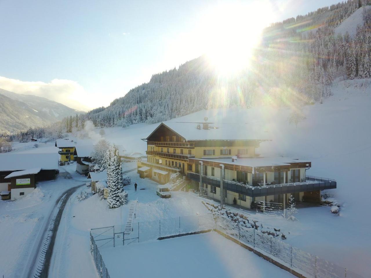 Natur & Familienhotel Der Stieglerhof ラートシュタット エクステリア 写真